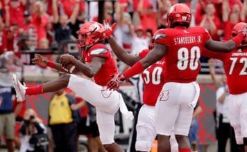 No. 10 Louisville crushes No. 2 Florida State 63-20, Muhammad Ali honored
