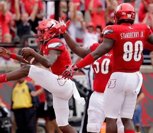 No. 10 Louisville crushes No. 2 Florida State 63-20, Muhammad Ali honored