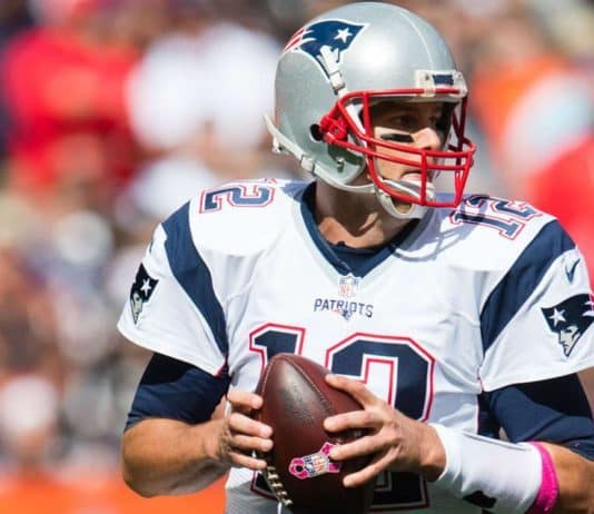 Brady passes for 406 yards and 3TDs, Patriots dominate Browns 33-13