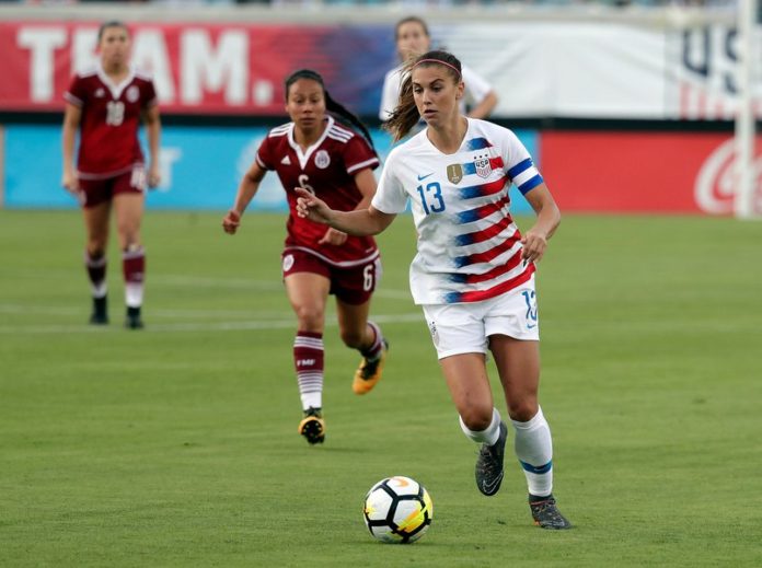 USA beats Mexico 4-1