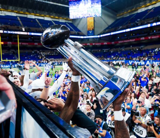 No. 17 BYU Crushes No. 23 Colorado 36-14 — Here’s All The Reactions BYU gets a blowout victory over Colorado (36-14). Players celebrate with the Alamo Bowl trophy.